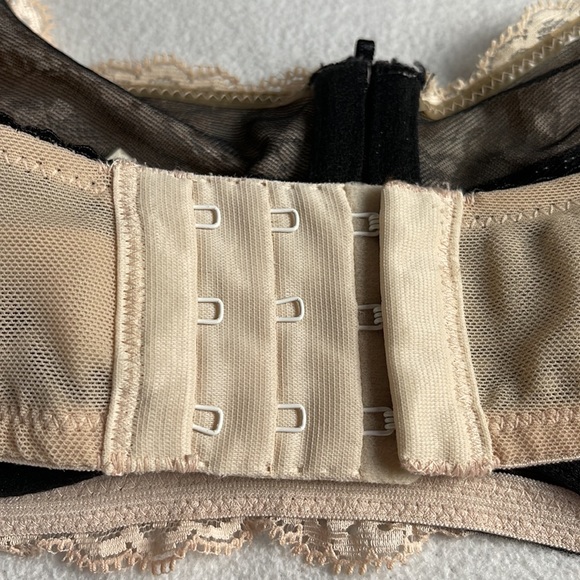 Elle Macpherson Lace Bra Underwire Size 34DD - Picture 4 of 7